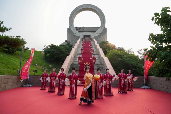 配资世界门户首页 2025第十六届东方太阳文化嘉年华举行